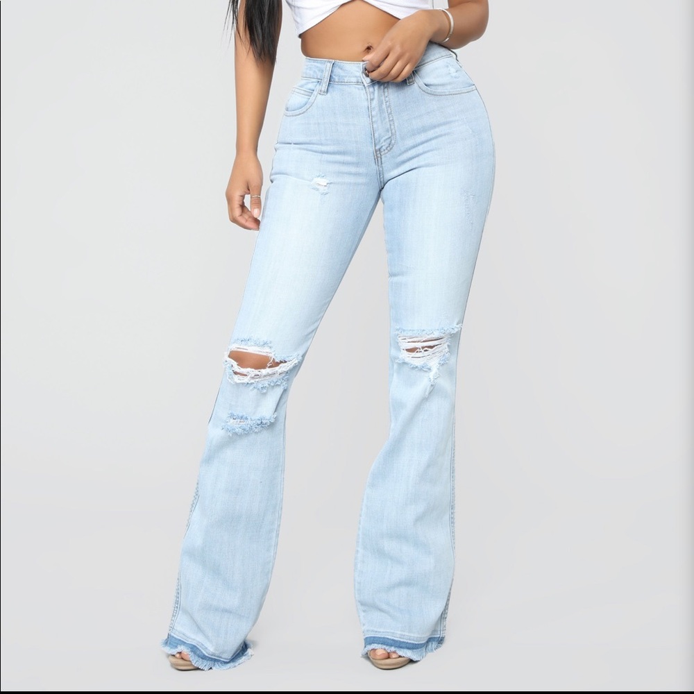 Fashion Nova “Hit the Road” Flare Jeans NWT